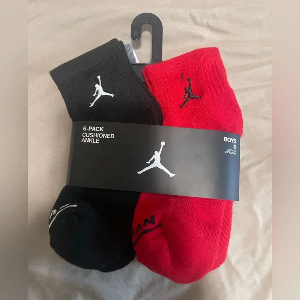 New 6 Pairs Of Jordan Kids Ankle Socks Fit Shoes Size 3-5 Youth